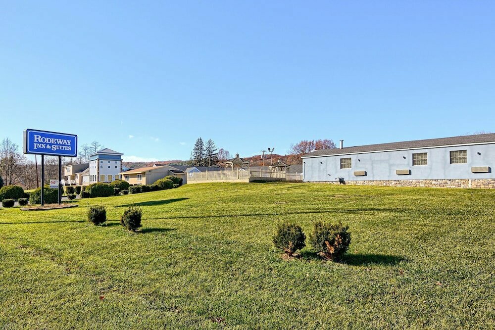 Rodeway Inn and Suites Ithaca