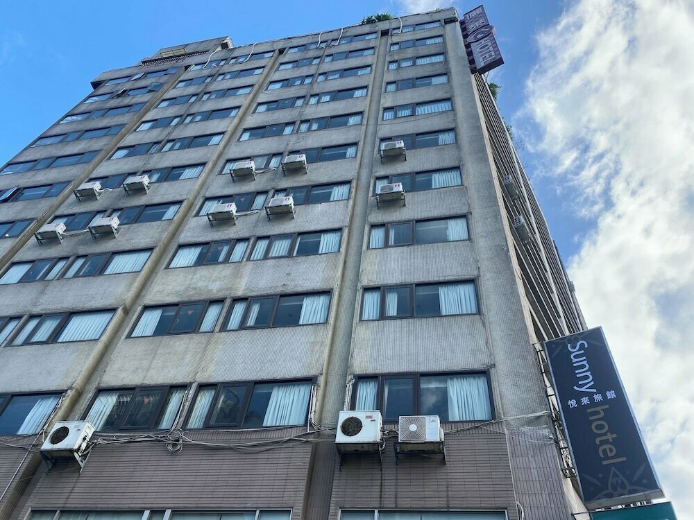 Sunny Hotel