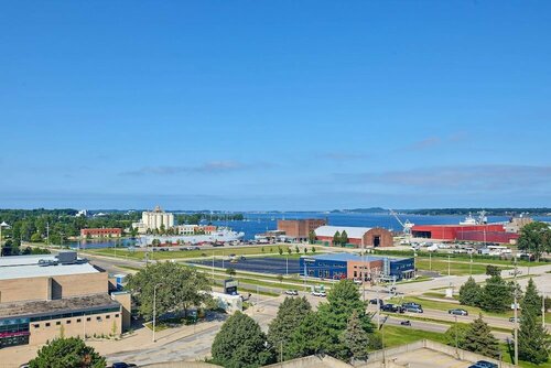 Delta Hotels by Marriott Muskegon Convention Center, Забронировать Отель Отели Маскигон с бассейном, Бассейн