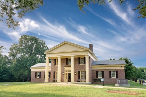Days Inn by Wyndham Savannah, Book Hotel Hoteller i Tennessee med parkering, Parkering