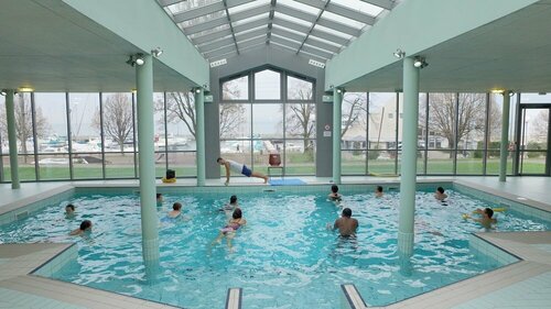 VVF Lac Léman, Évian-les-Bains, Book Ferieresort Hoteller i Rhône-Alps med parkering, Parkering