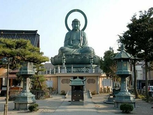 Kadokyu Ryokan, Buchen Sie Pension Takaoka Toyama