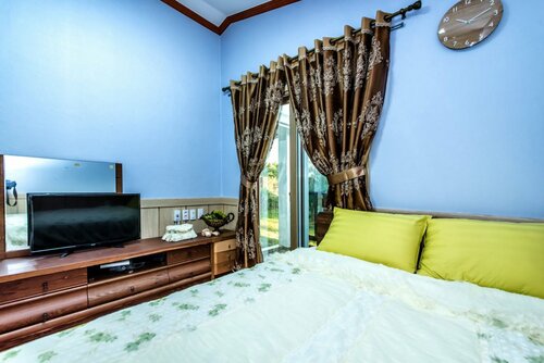 King's Garden Pension, Забронировать Отель Аеуол-ли Чеджу