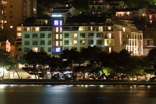 Hotel Park, Забронировать Отель Отели Макарска с бассейном, Бассейн