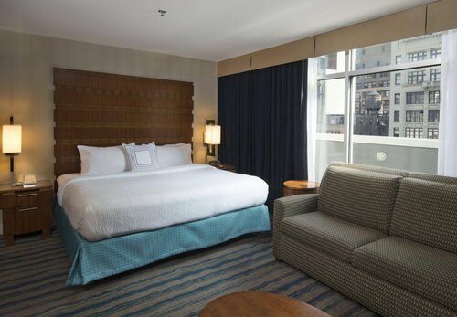 Fairfield Inn & Suites by Marriott New York Manhattan/Fifth Avenue, Забронировать Отель Отели Нью-Йорка с завтраком, рядом с Longacre Theater, Завтраки