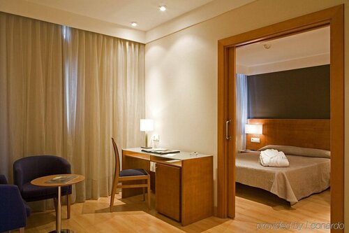 Hotel Zenit Logroño, Rezervați Hotel Hoteluri în Logrono cu parcare, Parcare