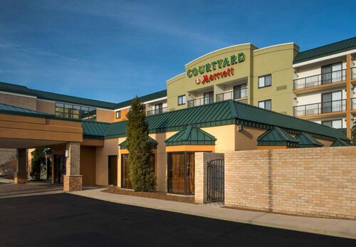 Courtyard Cleveland Beachwood, Забронировать Отель Отели Бичвуд 3 звезды, рядом с Национальный мемориал Дэвида Бергера, 3*