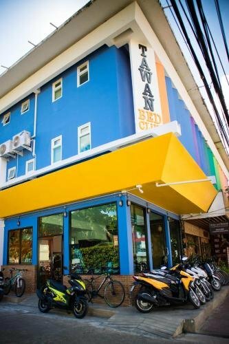 Tawan Bed Club, Забронировать Отель Отели Чиангмай с парковкой, рядом с Naowarat Bridge, Парковка