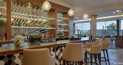 Отель Hilton Belfast, Забронировать Отель Отели Графства Антрим с парковкой, Парковка
