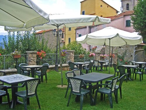 Hotel Paese Corvara, Buchen Sie Hotel Beverino Ligurien