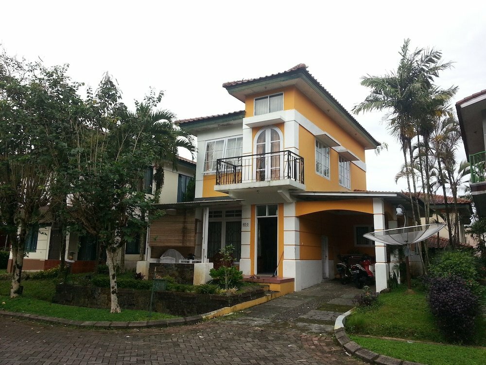 Villa Kota Bunga Cosmos