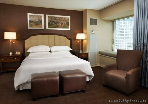 Sheraton Grand Sacramento, Забронировать Отель Сакраменто Сакраменто, рядом с Собор Св. Сакрамента