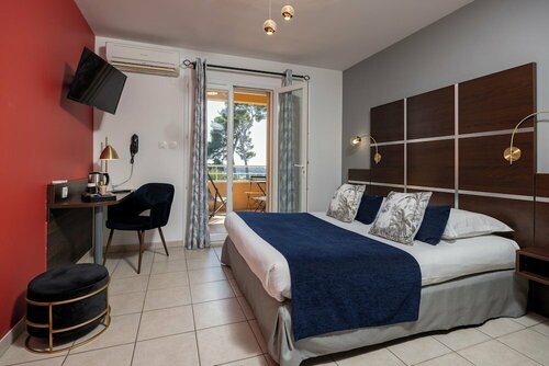 The Originals City, Hôtel Côté Sud, Marseille Est, Забронировать Отель Отели Буш-дю-Рон с парковкой, Парковка
