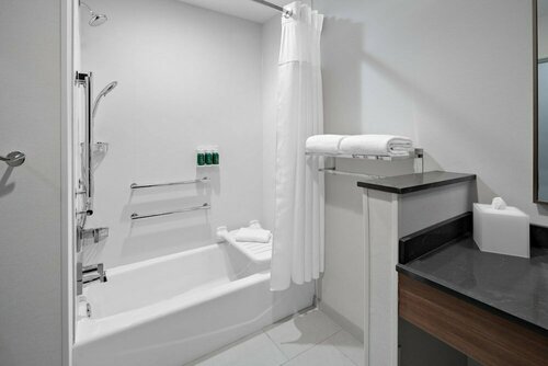 Fairfield Inn & Suites by Marriott Lake Geneva, Забронировать Отель Лейк-Дженива Висконсин