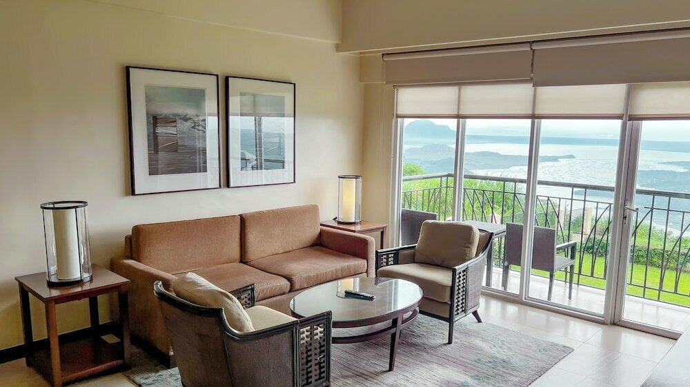 Taal Vista Hotel