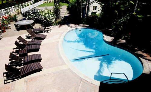 Malibu Country Inn, Забронировать Отель Малибу 