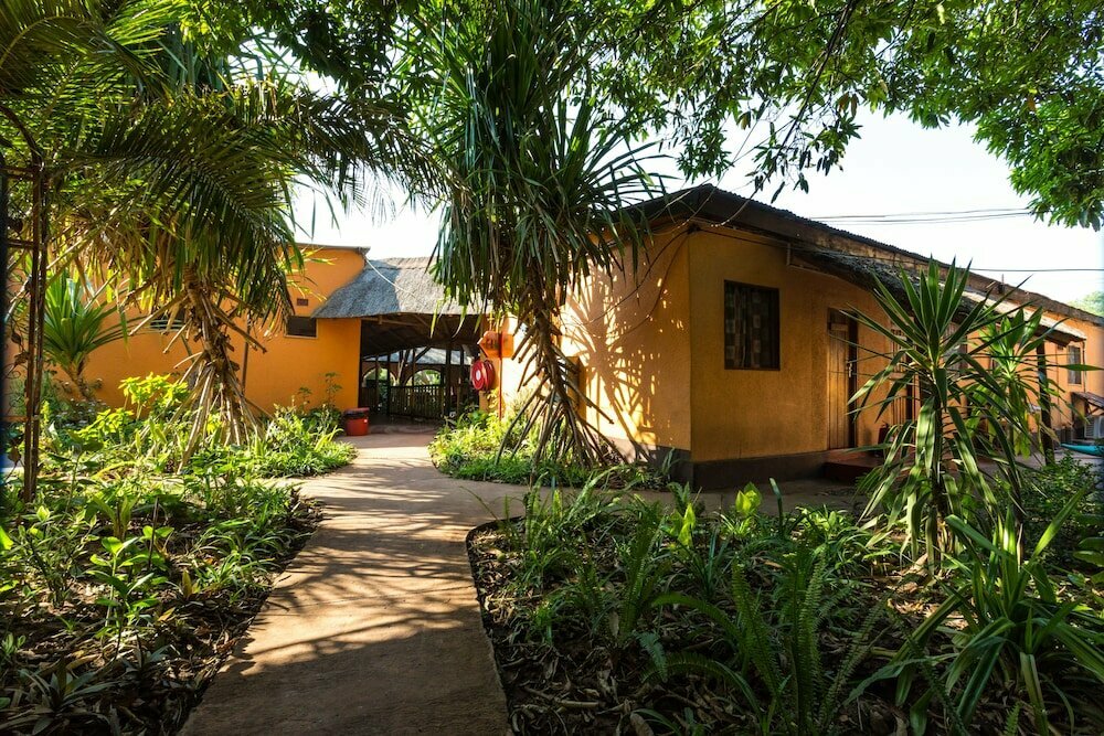 Jollyboys Backpackers and Camp