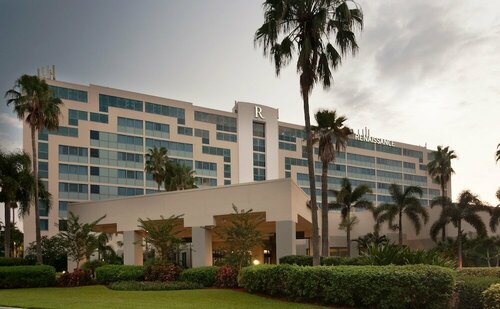 Renaissance Orlando Airport Hotel, Забронировать Отель Орландо Диснейуорлд Орландо