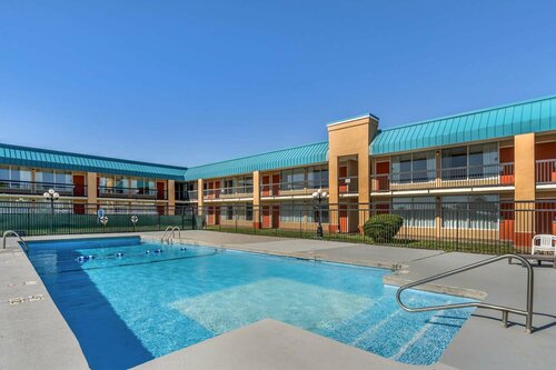 Quality Inn Tucumcari, Забронировать Отель Отели Тукумкэри с парковкой, Парковка