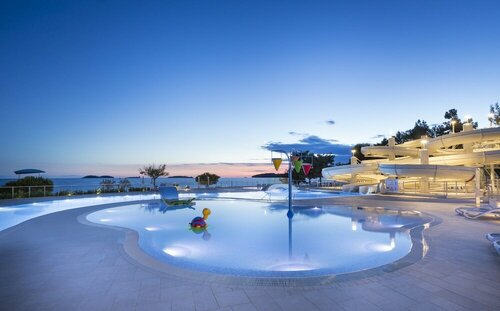 Maistra Select Villas Rubin Resort, Забронировать Курортный отель Отели Ровинь с завтраком, рядом с Частный пляж «Villas Rubin Resort», Завтраки