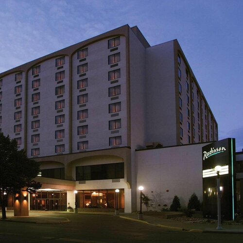Radisson Hotel Bismarck, Book Hotel Bismarck North Dakota
