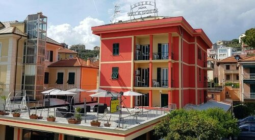 Hotel Villa Costa, Buchen Sie Villa Villen in Palmenriviera, Villa
