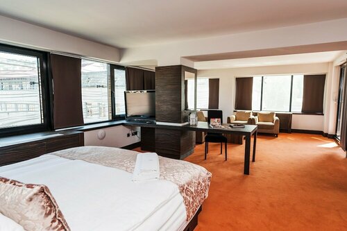 Hotel Europe, Забронировать Отель Отели Сараевского кантона с бассейном, Бассейн