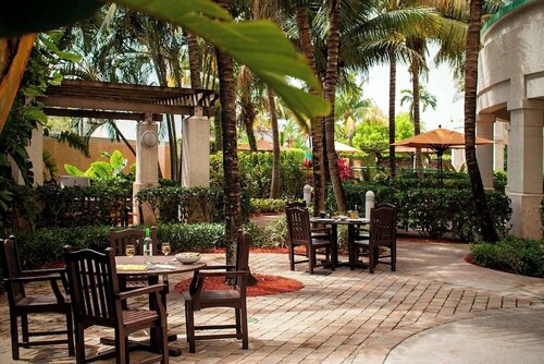 Courtyard by Marriott Fort Lauderdale Airport & Cruise Port, Забронировать Отель Отели Дания-Бич 3 звезды, рядом с Tigertail Lake Recreational Center, 3*