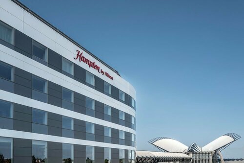 Hampton by Hilton Lyon Airport, Rezerwuj Hotel Colombier-Saugnieu Owernia