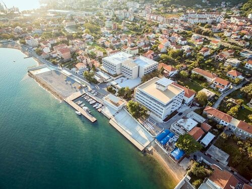 Delfin, Забронировать Отель Отели в центре Биела, в центре
