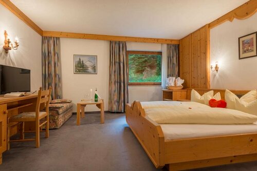 Hotel Hubertushof - Ihr Hotel mit Herz, Забронировать Отель Лойташ Зеефельд