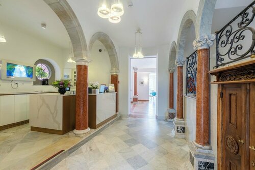 Casa Du Lac, by R Collection Hotels, Забронировать Отель Отели Варенна с парковкой, Парковка