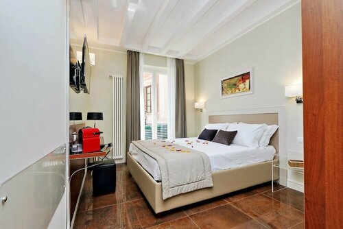 Piazza Venezia Grand Suite, Забронировать Отель «постель и завтрак» Отели Пантеона 5 звезд, 5*