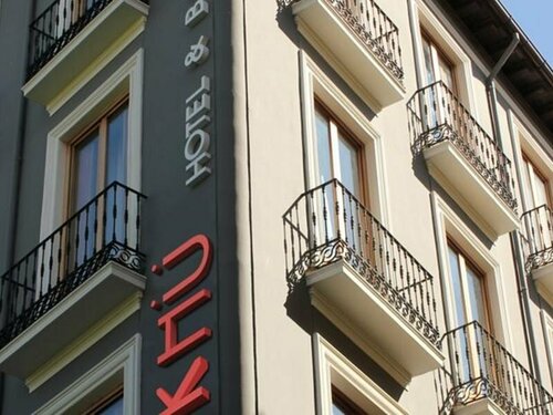 Khu Hotel, Забронировать Отель Центр Гранада, рядом с Парк Триумф