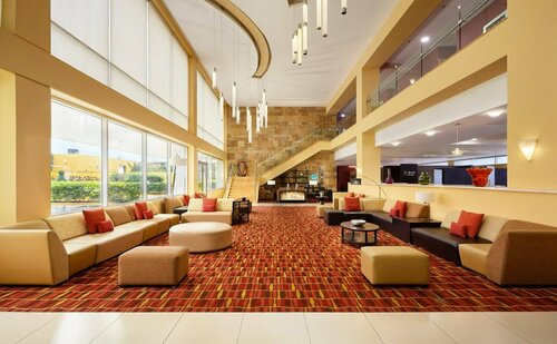 Courtyard by Marriott Leon at The Poliforum, Забронировать Отель Леон Гуанахуато