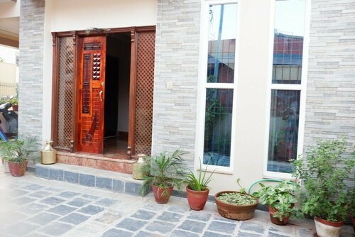 Shine Nepal Homestay, Забронировать Отель «постель и завтрак» Недорогие отели Катманду, рядом с Narayanhiti Palace Museum, недорого