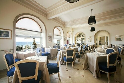 Hotel Parigi, Забронировать Отель Отели Бордигера с питанием, Пансион