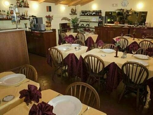 Hotel Tina, Забронировать Отель Отели в центре Диано-Марина, в центре
