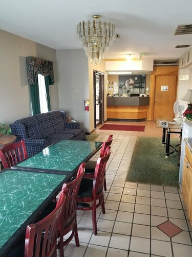 Fort Wayne Inn, Забронировать Отель Отели Индиана с парковкой, Парковка