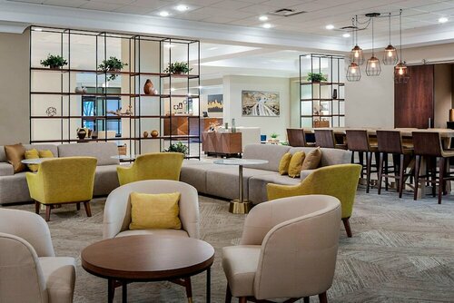 Sheraton Suites Market Center Dallas, Забронировать Отель Отели Dallas - Fort Worth Metropolitan Area с парковкой, Парковка
