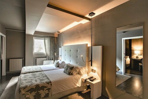 Xalet Bringue Hotel & Spa, Rezerwuj Ośrodek wypoczynkowy Hotele 4* w Aston, 4*