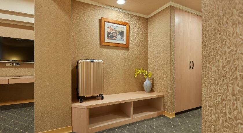 Good Life Hotel