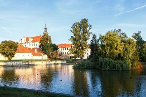 Adalbert Ecohotel, Забронировать Отель Отели Праги с парковкой, рядом с Бржевнов  Монастырь, Парковка