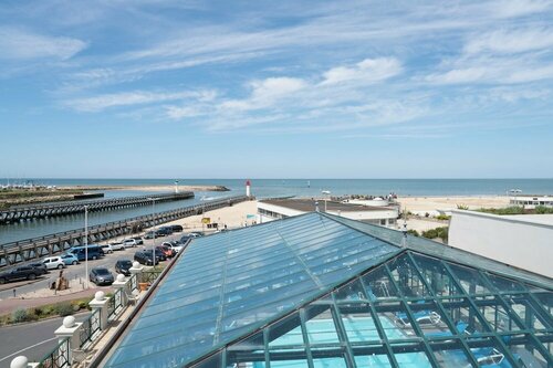 SOWELL HOTELS Le Beach, Забронировать Отель Отели Трувиль-сюр-Мер с бассейном, Бассейн