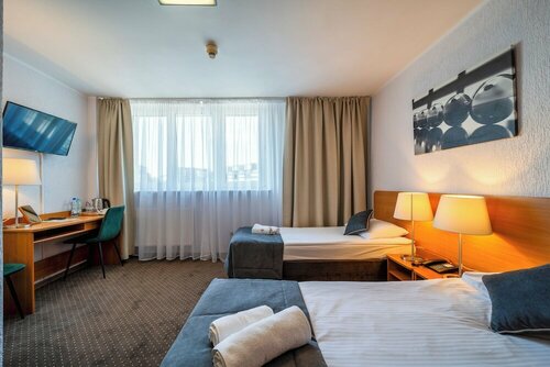 Hotel Gromada Poznań Stadion, Забронировать Отель Грюнвальд Познань, рядом с Городской стадион в Познани