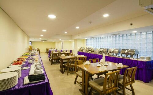 TTC Hotel Deluxe Saigon, Забронировать Отель Отели Хошимина с парковкой, Парковка