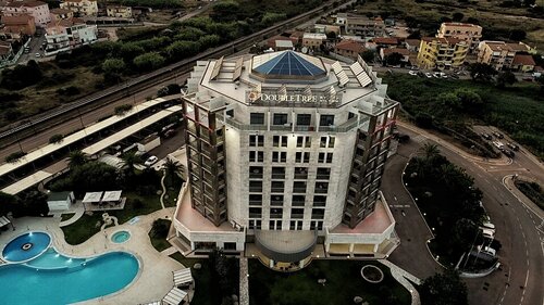 DoubleTree By Hilton Olbia - Sardinia, Book Hotel Hoteller i Emerald Coast med måltider, Halvpension / Fuldpension