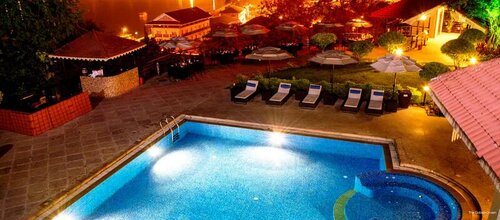 The Golden Crown Hotel & Spa, Colva, Rezervați Hotel Hoteluri în Colva cu piscină, Piscină