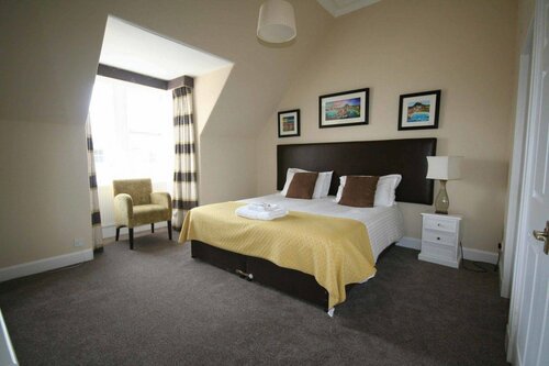 № 12 Hotel & Bistro, Prenota  East Lothian Lothian