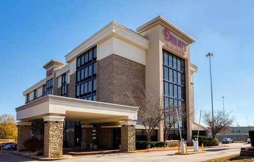 Drury Inn & Suites Cincinnati Sharonville, Buchen Sie Hotel Sharonville Ohio